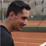 Clases de tenis personalizadas con entrenador titulado, mejora tu técnica y condición física